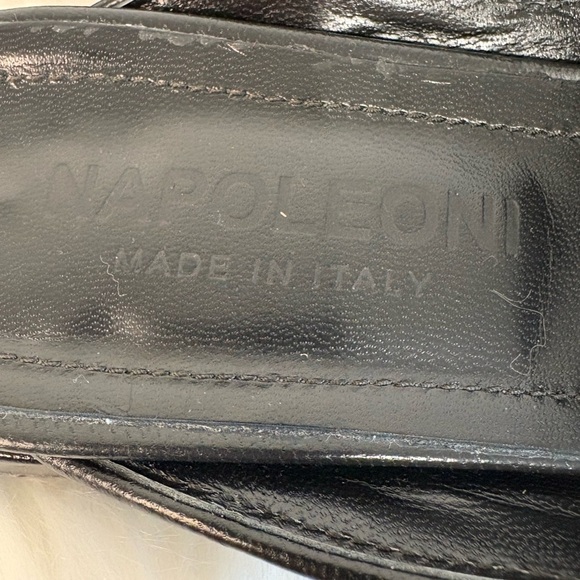 Elegant Black Woven Leather Sandals - Picture 4 of 9